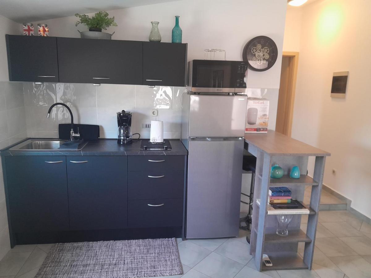 Caliente Apartments Vir A Екстер'єр фото